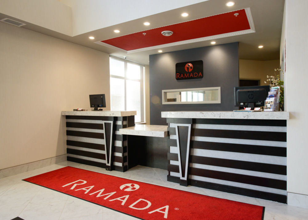 Ramada By Wyndham Moose Jaw Hotel Exterior photo